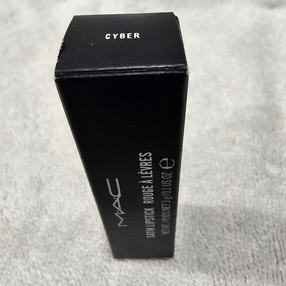 MAC Satin Lipstick In Cyber - Picture 5 of 6